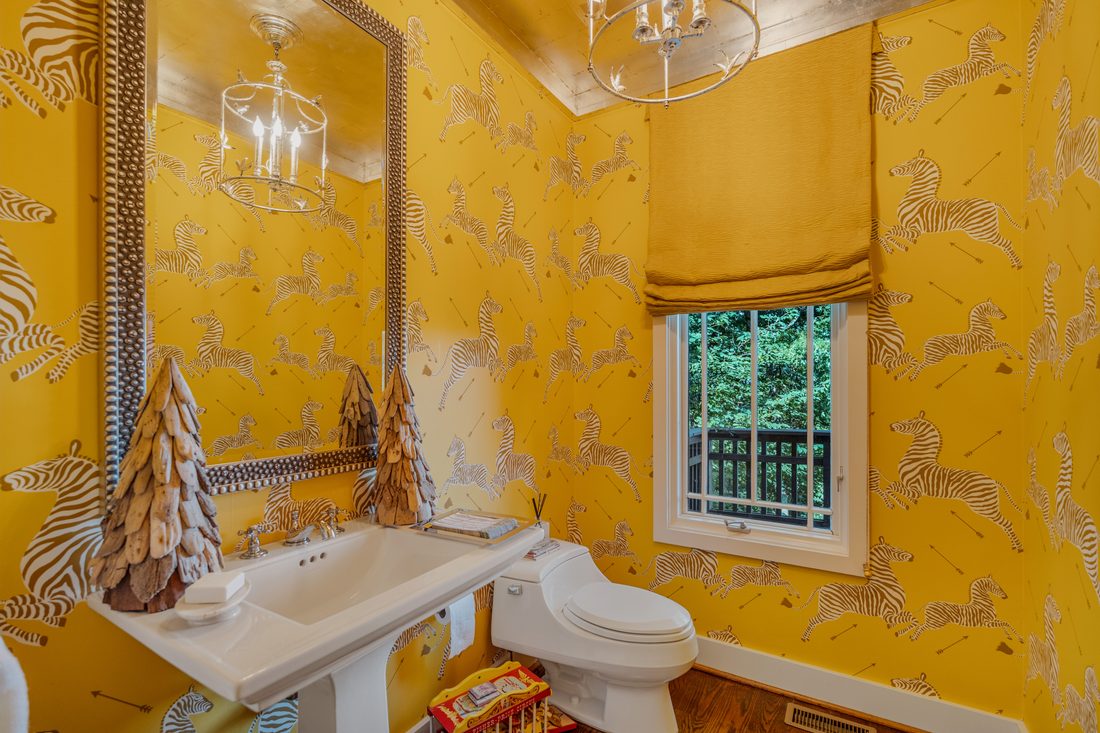 Powder room